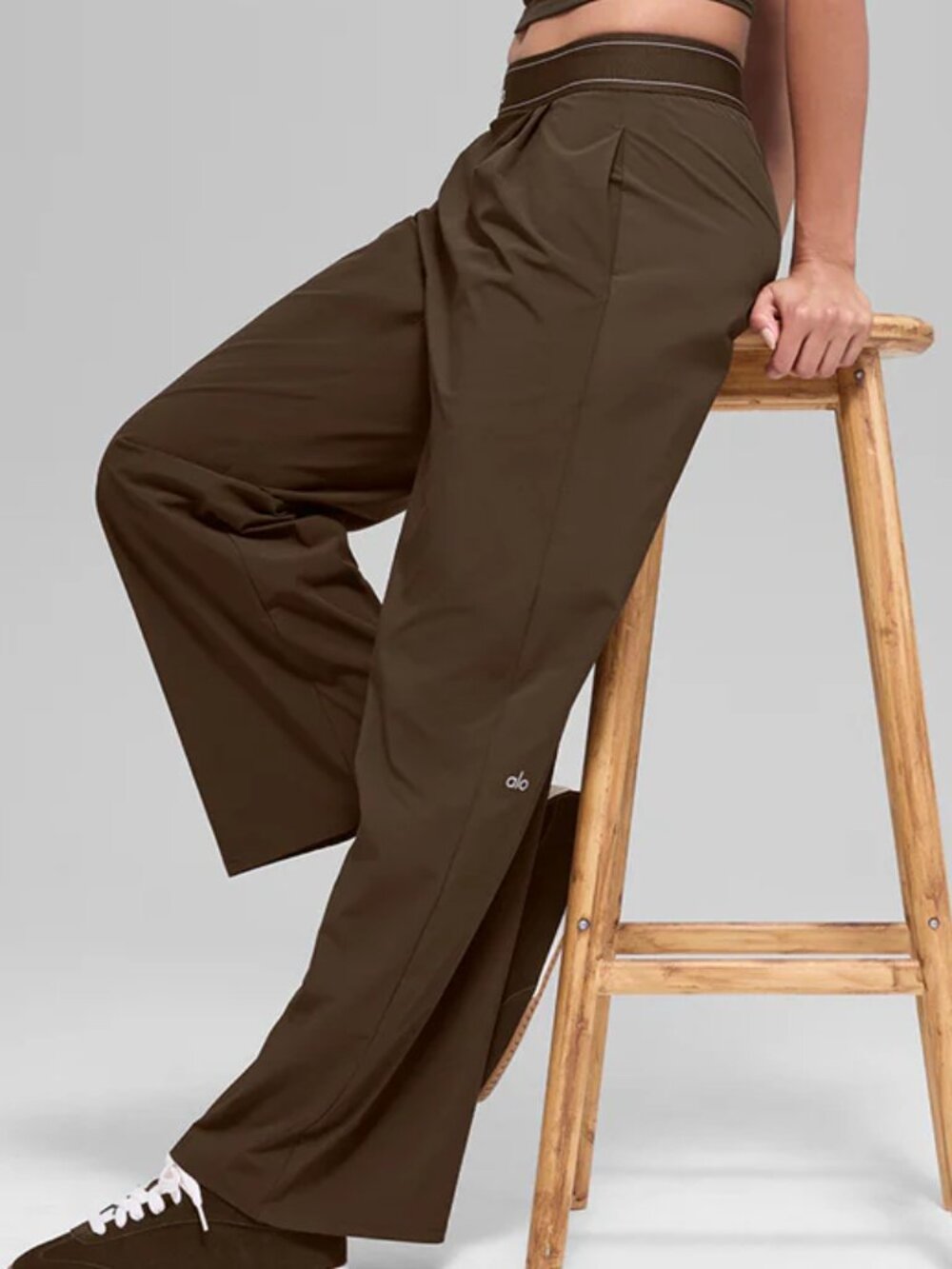 NWT Alo Yoga Espresso High Rise Wide Leg Suit Up Pants 🤎Athleisure (30" Inseam) - Picture 9 of 9